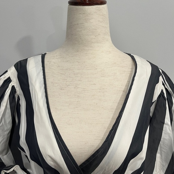 Trina Turk Black and White Striped Women's Belted V Neck Top Small - Picture 3 of 5